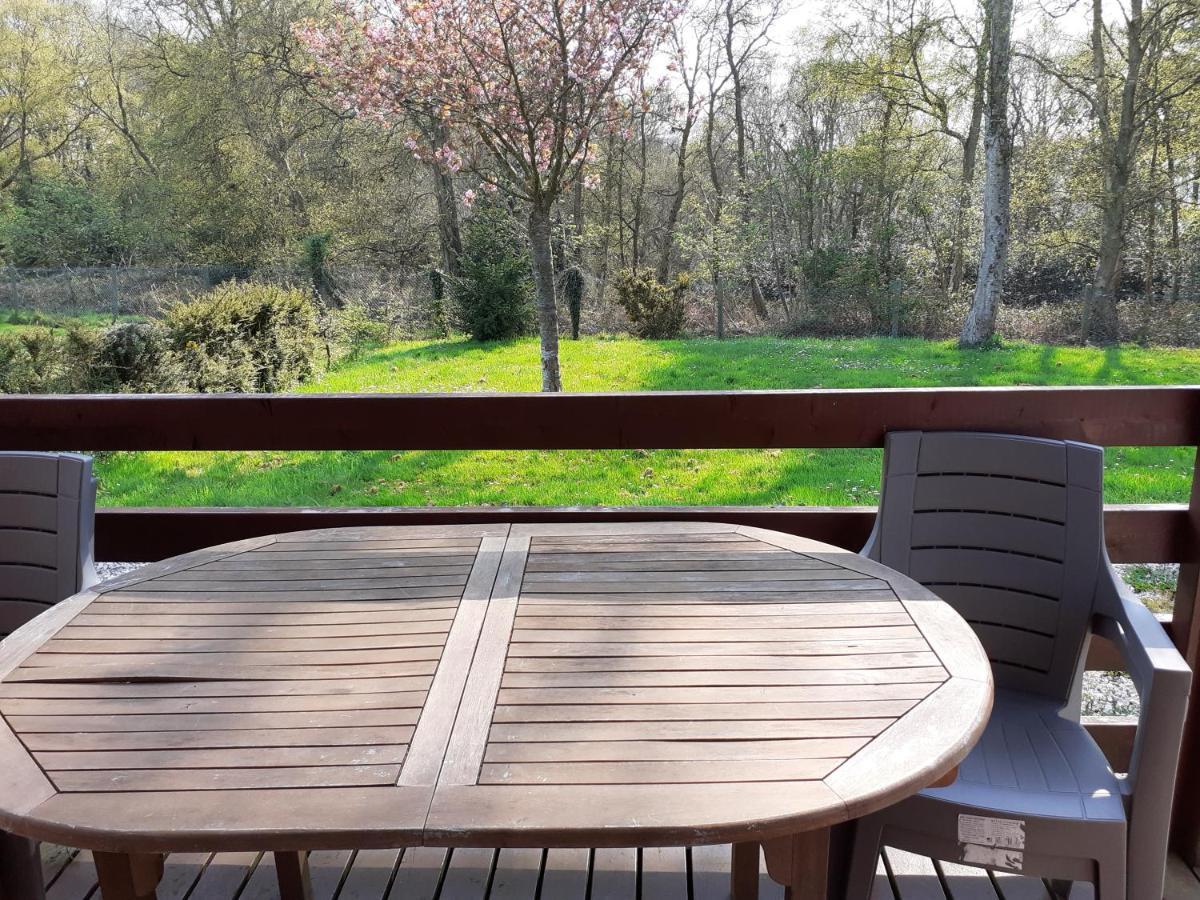 Camping Les Falaises De Toussaint Esterno foto