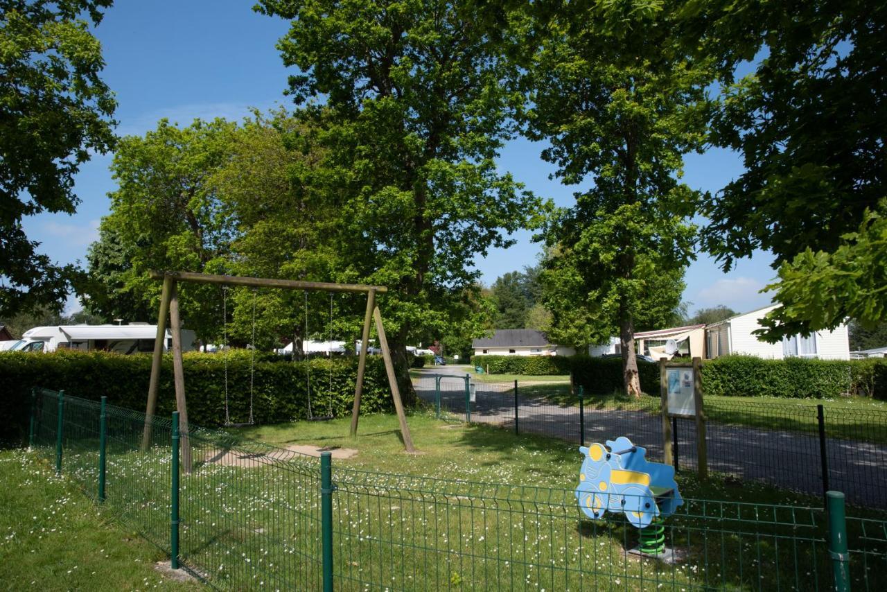 Camping Les Falaises De Toussaint Esterno foto